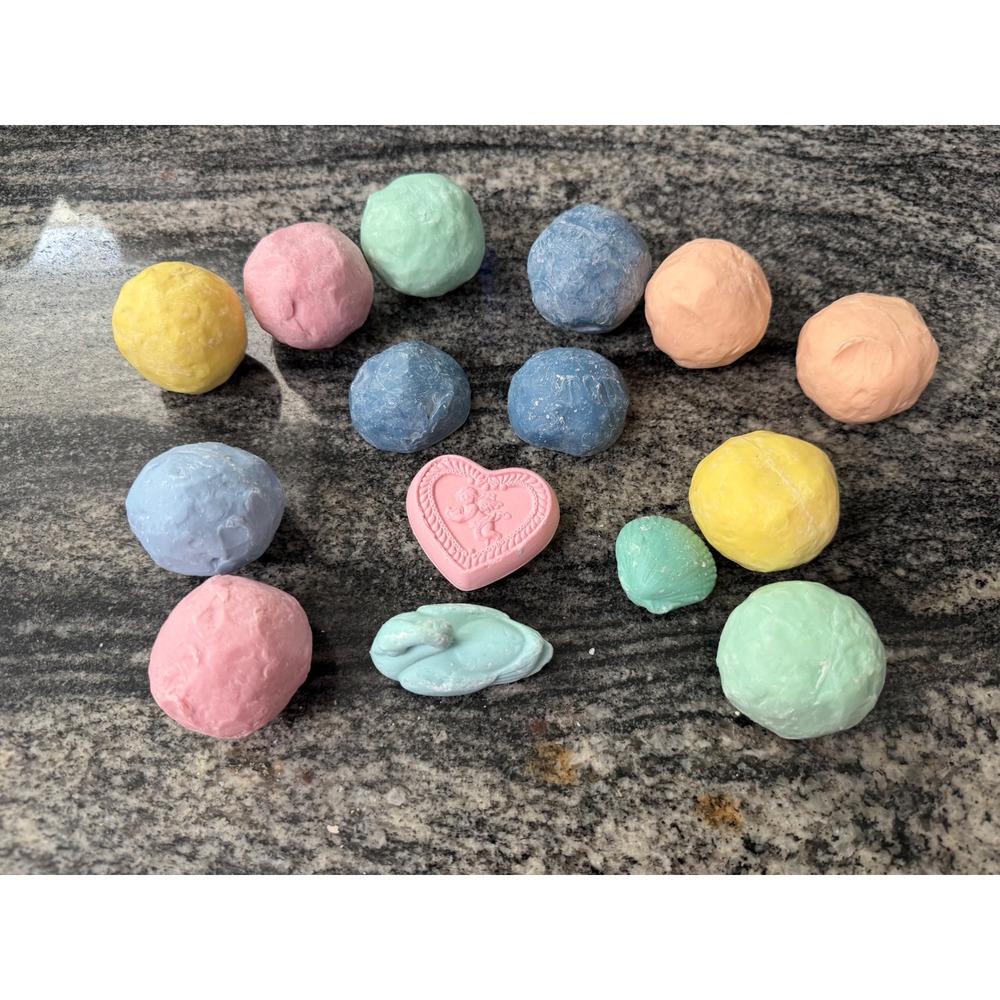 Vintage Bath Soap Set Pastel Heart Swan Seashell Shapes 14pc Avon